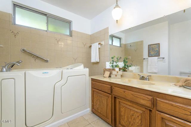 1110 Fairview Drive, La Canada Flintridge, CA 91011