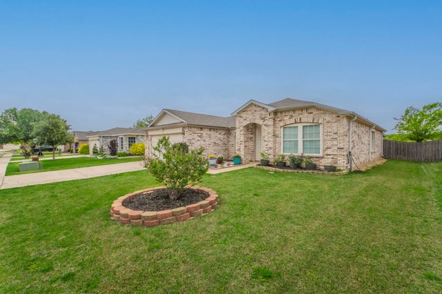 309 Broken Arrow, Krum, TX 76249