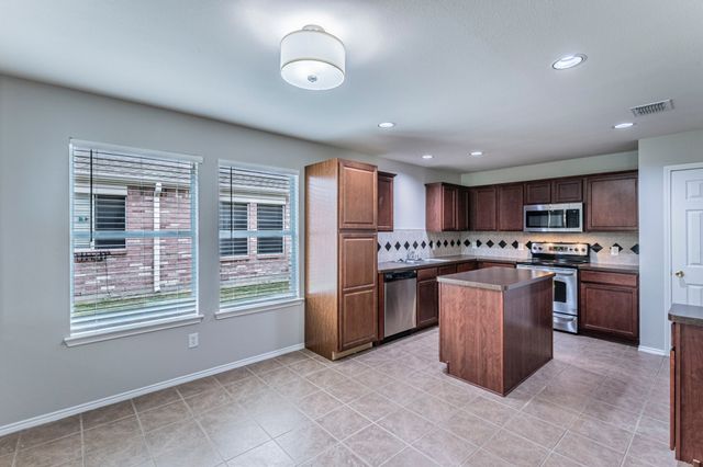 309 Broken Arrow, Krum, TX 76249