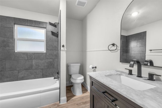 4548 Hodgkins Road, Lake Worth, TX 76135