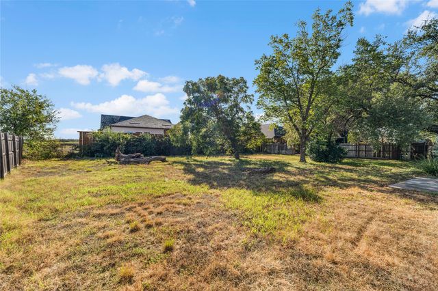 4548 Hodgkins Road, Lake Worth, TX 76135
