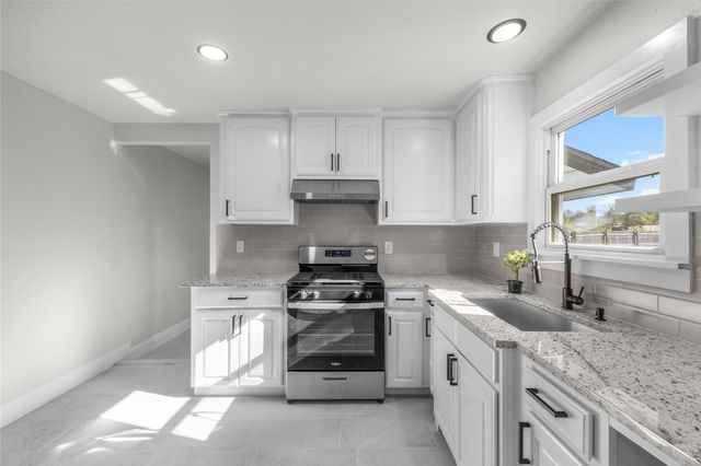 4548 Hodgkins Road, Lake Worth, TX 76135