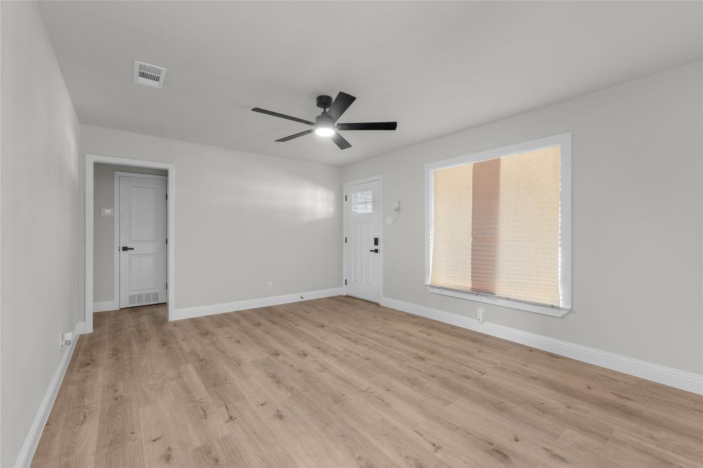 4548 Hodgkins Road, Lake Worth, TX 76135 — photo 5