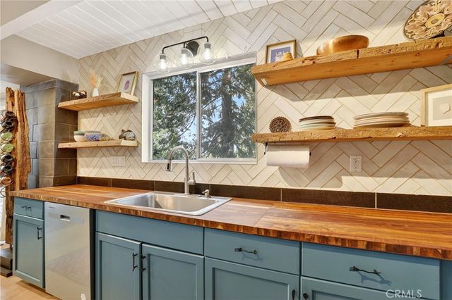 104 Highway 173, Lake Arrowhead, CA 92352