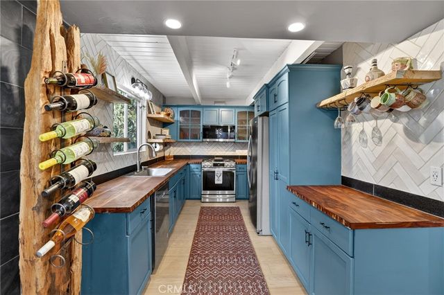 104 Highway 173, Lake Arrowhead, CA 92352