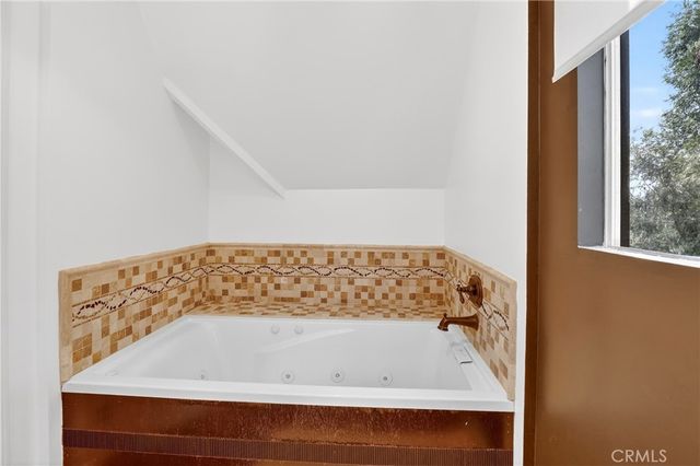 104 Highway 173, Lake Arrowhead, CA 92352