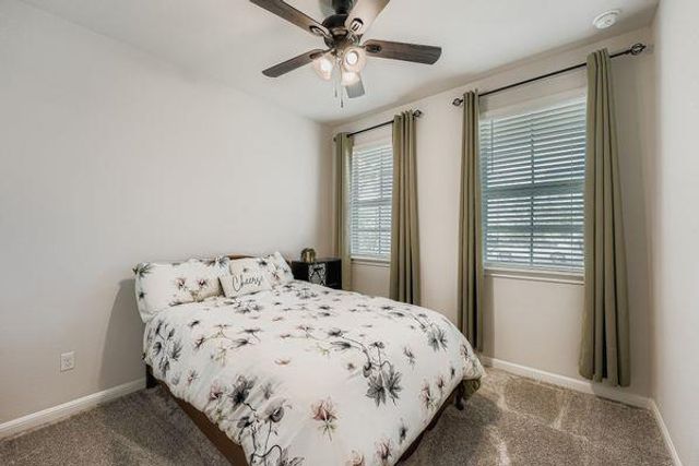 148 Gullivers DR, Elgin, TX 78621