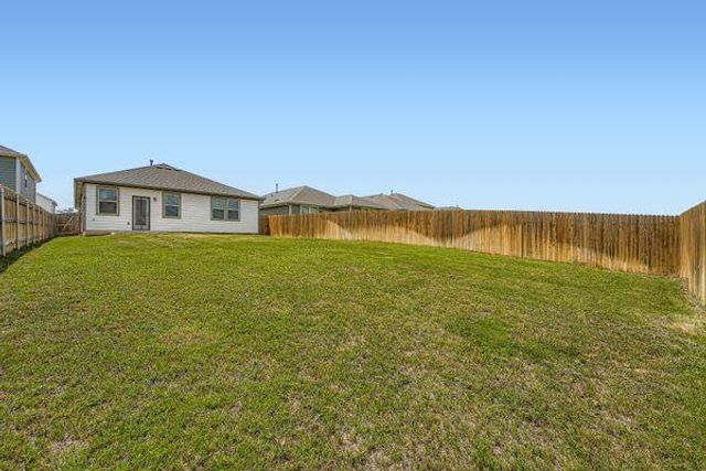 148 Gullivers DR, Elgin, TX 78621