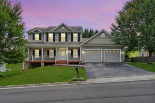6014 Crumpacker DR, Roanoke, VA 24012