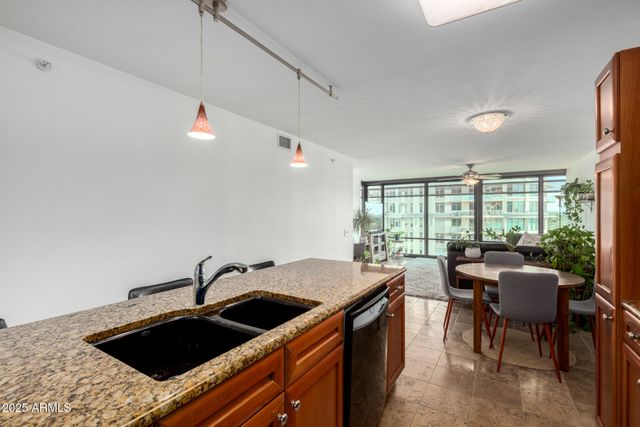 4808 N 24TH Street 703, Phoenix, AZ 85016