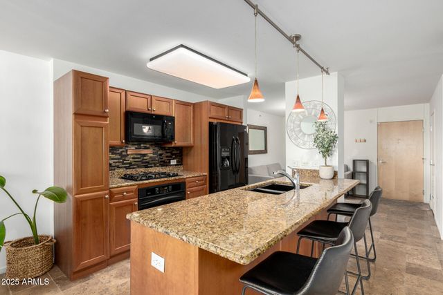 4808 N 24TH Street 703, Phoenix, AZ 85016