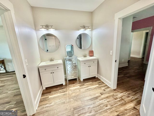 542 Spears Lane, Mansfield, GA 30055