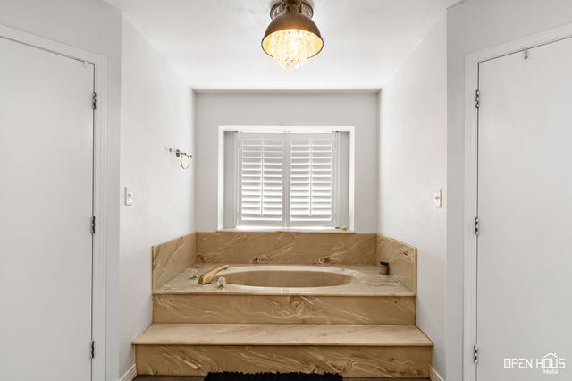 108 Northwood, Henrietta, TX 76365