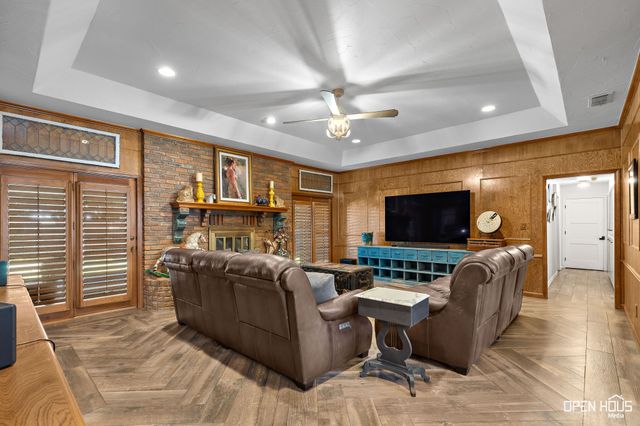 108 Northwood, Henrietta, TX 76365