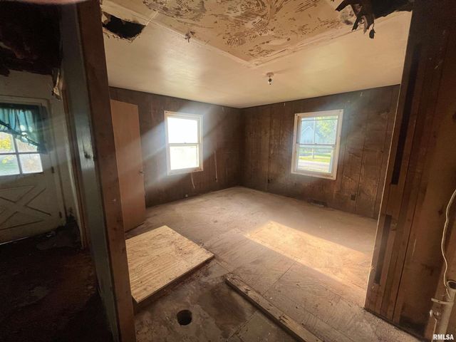 507 W JACKSON Street, Athens, IL 62613