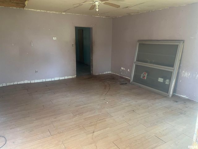 507 W JACKSON Street, Athens, IL 62613