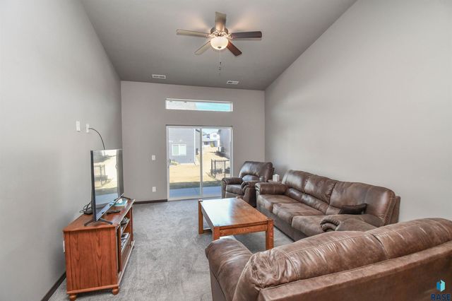 6632 W 6th Pl Place, Sioux Falls, SD 57107