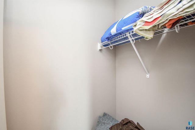 6632 W 6th Pl Place, Sioux Falls, SD 57107