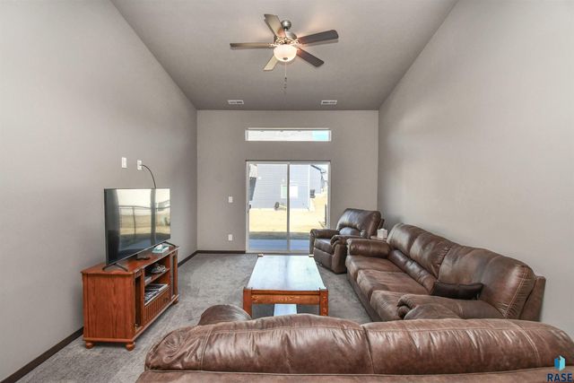 6632 W 6th Pl Place, Sioux Falls, SD 57107