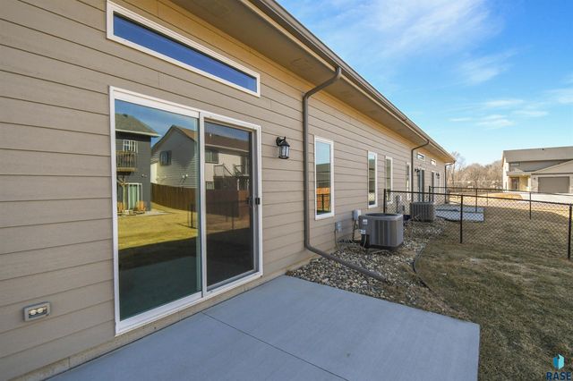 6632 W 6th Pl Place, Sioux Falls, SD 57107