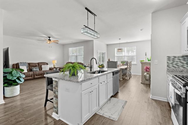 2253 Blackthorn Dr., Conway, SC 29526