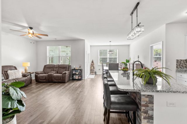 2253 Blackthorn Dr., Conway, SC 29526