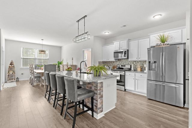 2253 Blackthorn Dr., Conway, SC 29526