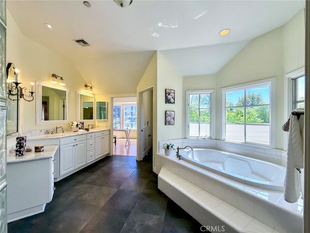 3212 Calle De Debesa, Camarillo, CA 93010