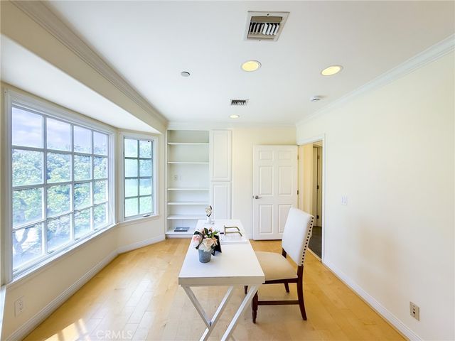 3212 Calle De Debesa, Camarillo, CA 93010