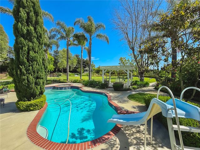 3212 Calle De Debesa, Camarillo, CA 93010