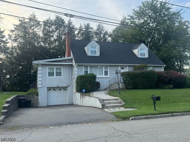 19 Debaun Ave, West Caldwell Twp., NJ 07006