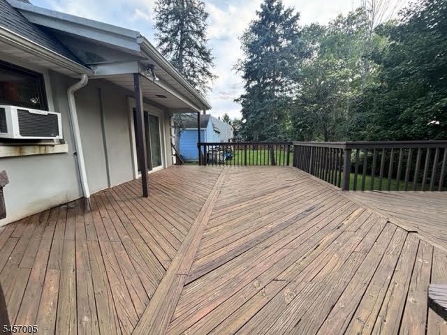 19 Debaun Ave, West Caldwell Twp., NJ 07006