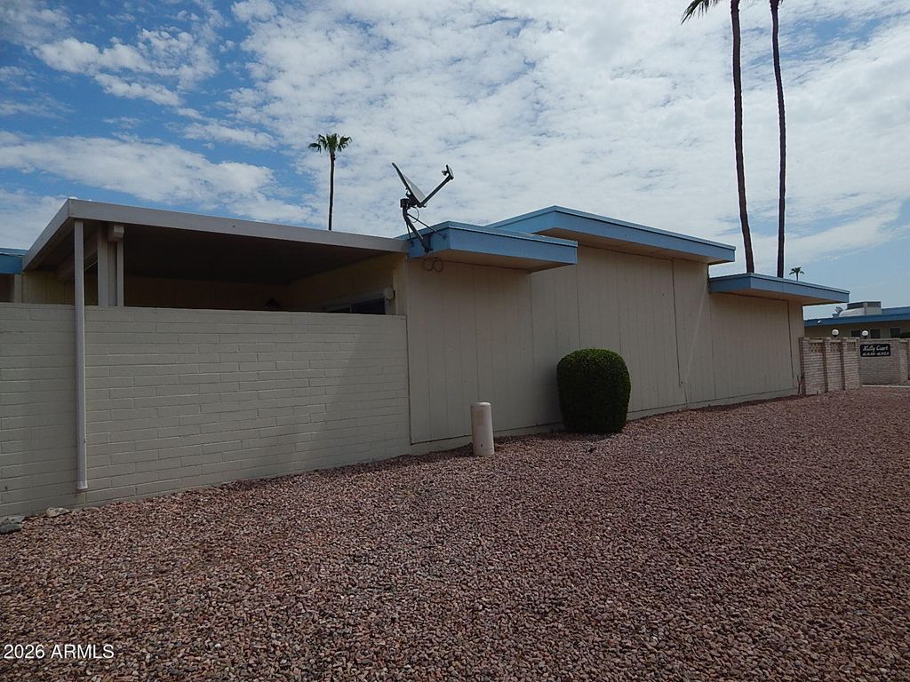 10978 W COGGINS Drive, Sun City, AZ 85351 — photo 2