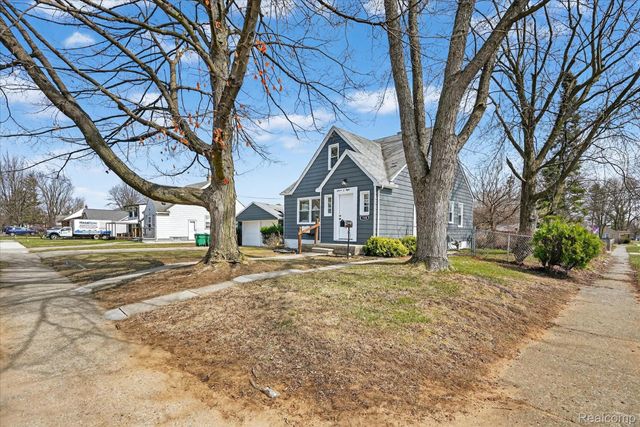 1108 HELEN Street, Garden City, MI 48135