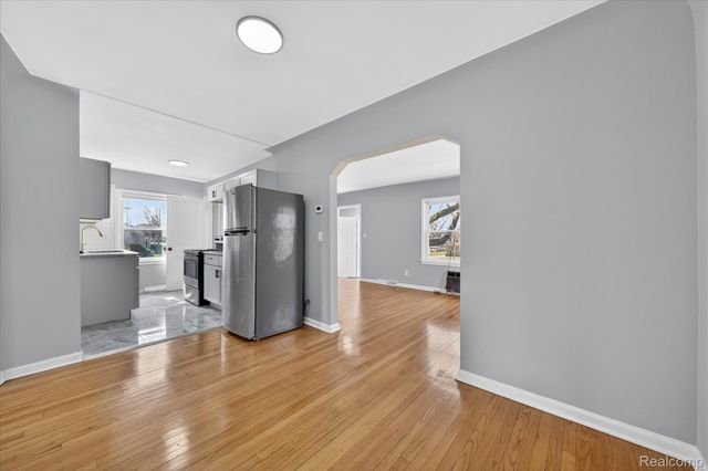 1108 HELEN Street, Garden City, MI 48135