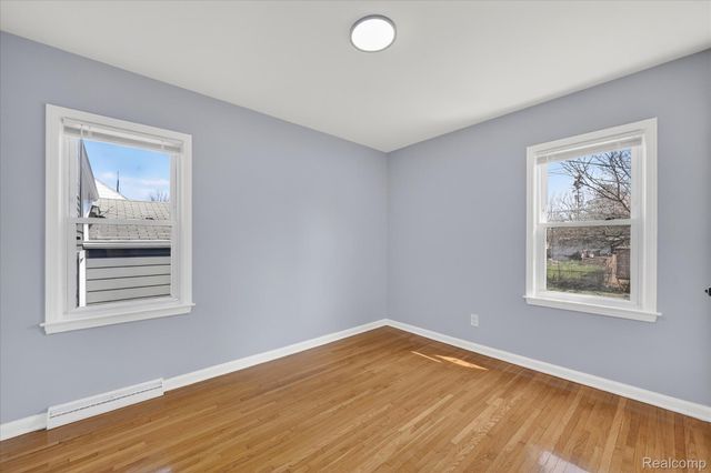 1108 HELEN Street, Garden City, MI 48135