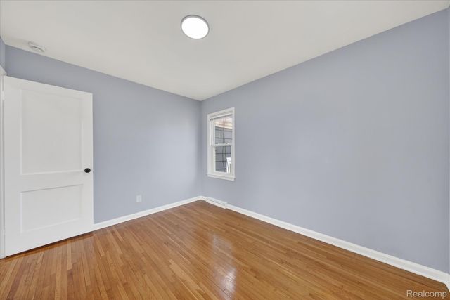 1108 HELEN Street, Garden City, MI 48135