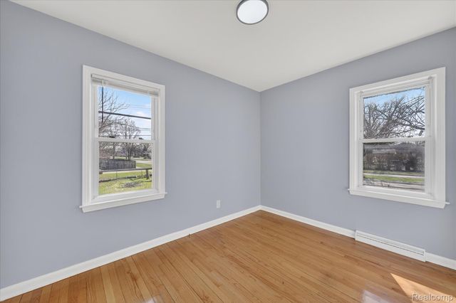 1108 HELEN Street, Garden City, MI 48135