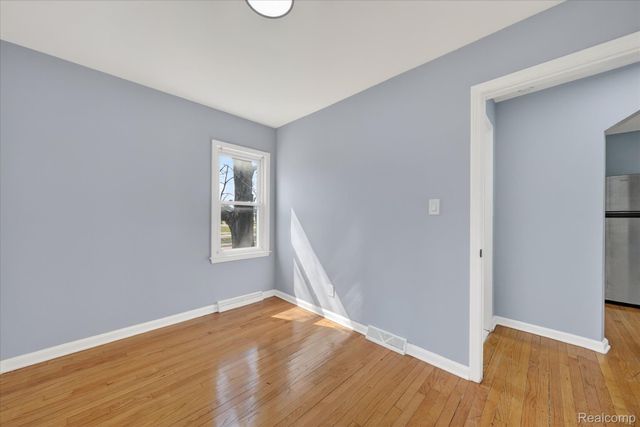 1108 HELEN Street, Garden City, MI 48135