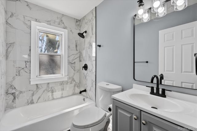 1108 HELEN Street, Garden City, MI 48135