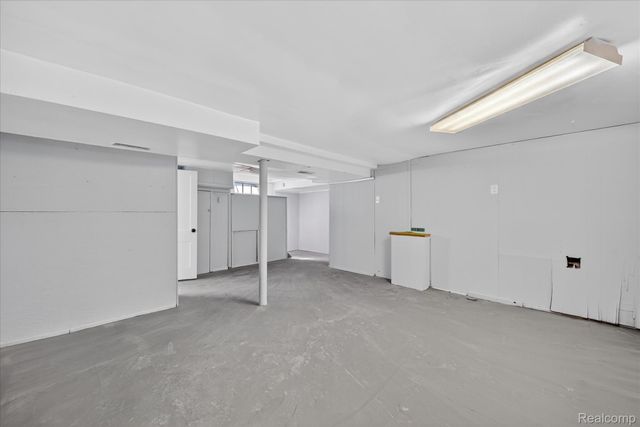 1108 HELEN Street, Garden City, MI 48135