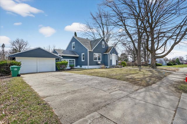 1108 HELEN Street, Garden City, MI 48135