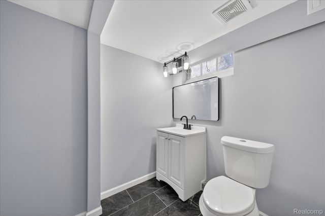 1108 HELEN Street, Garden City, MI 48135