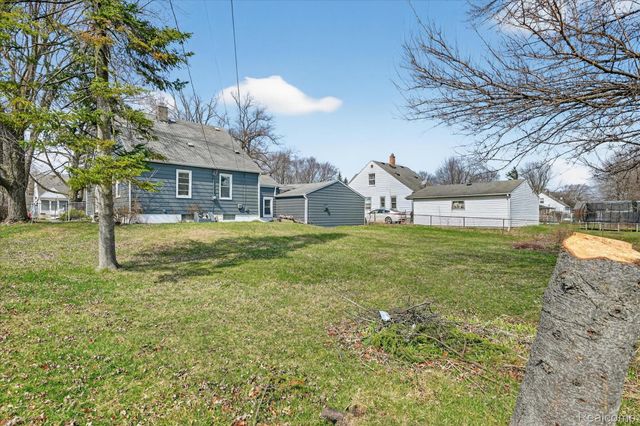 1108 HELEN Street, Garden City, MI 48135