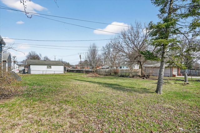 1108 HELEN Street, Garden City, MI 48135