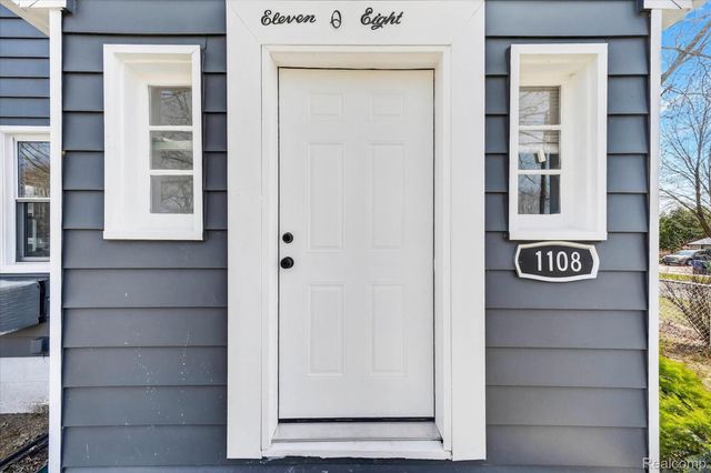 1108 HELEN Street, Garden City, MI 48135