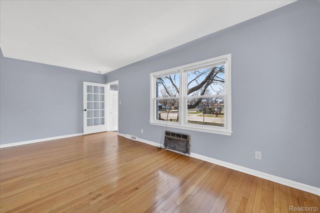 1108 HELEN Street, Garden City, MI 48135