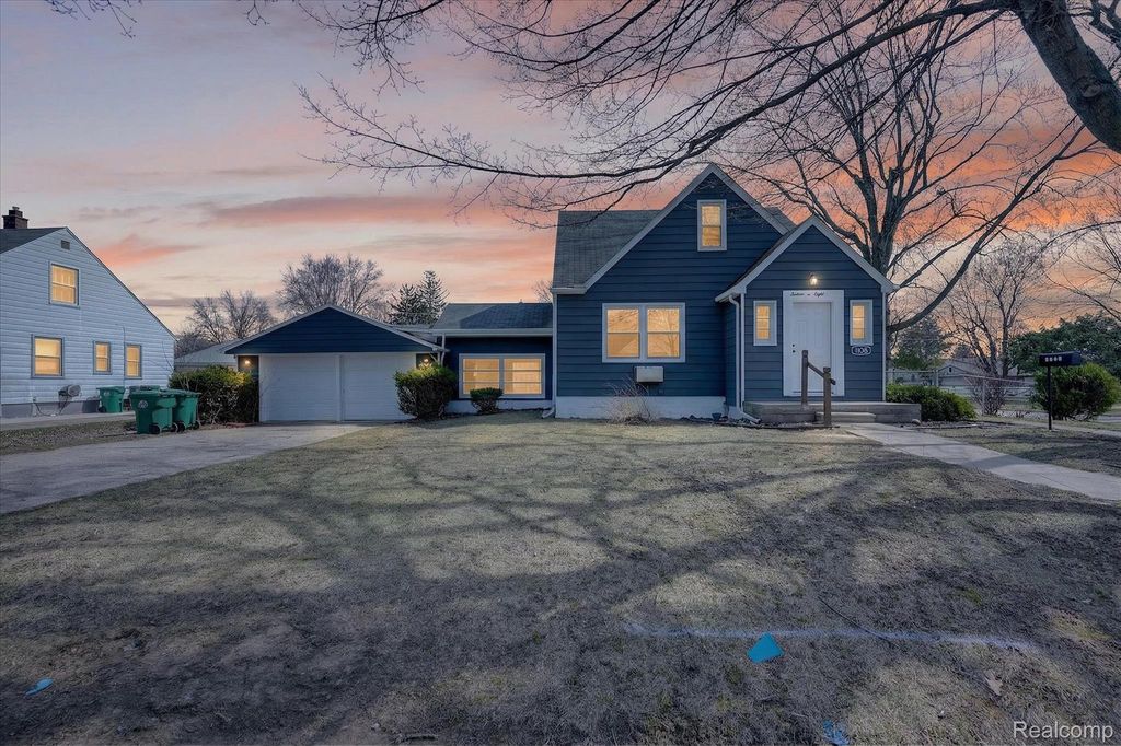 1108 HELEN Street, Garden City, MI 48135