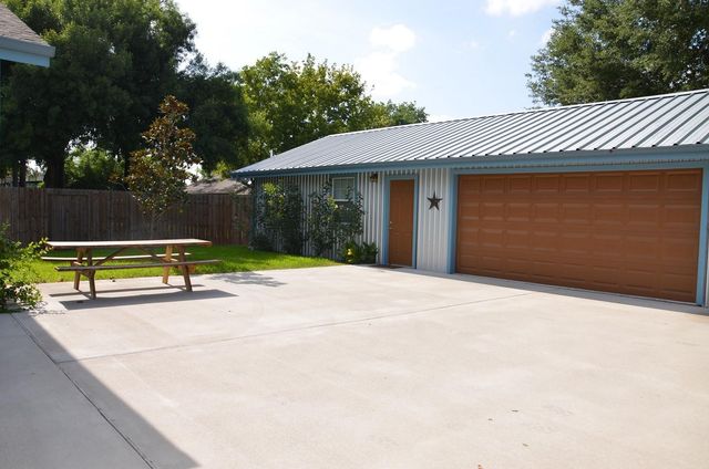 11608 Old Main Street Loop Road, Houston, TX 77025