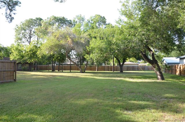 11608 Old Main Street Loop Road, Houston, TX 77025